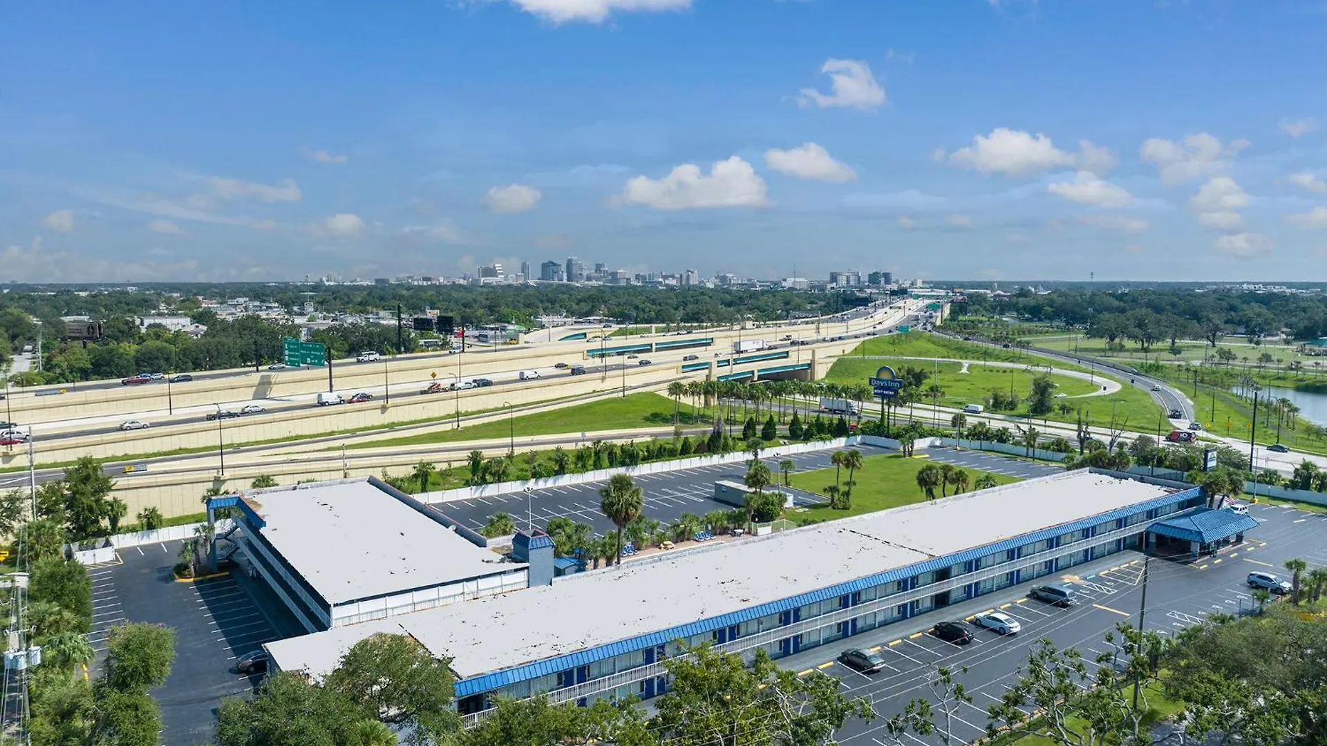 Days Inn By Wyndham Orlando Downtown Hotel