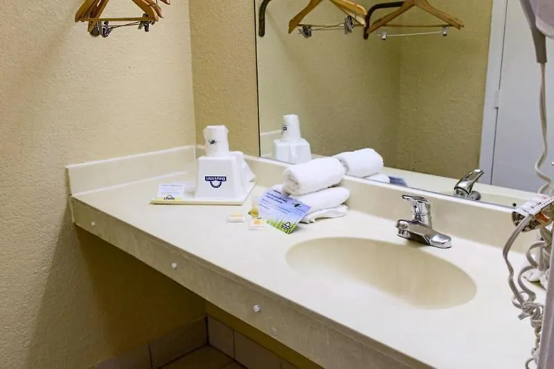 Days Inn By Wyndham Orlando Downtown 2*,