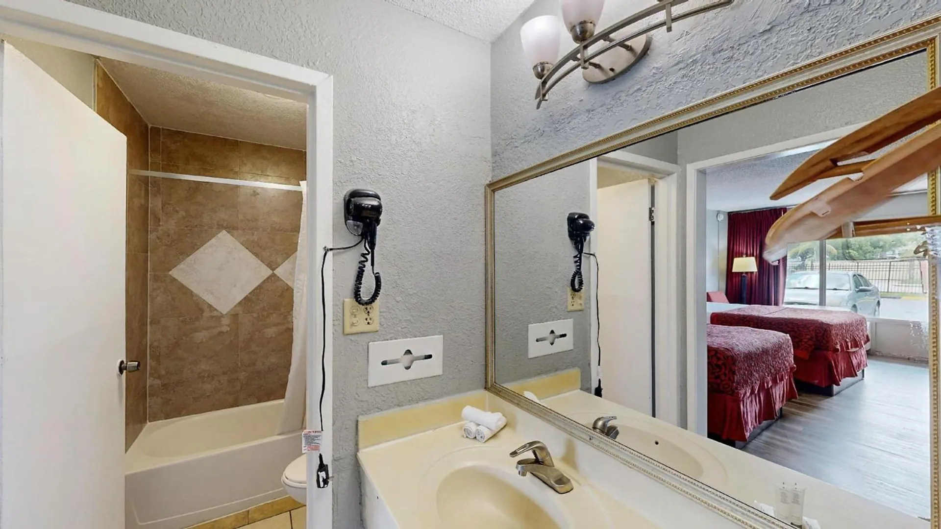 Days Inn By Wyndham Orlando Downtown 2*,